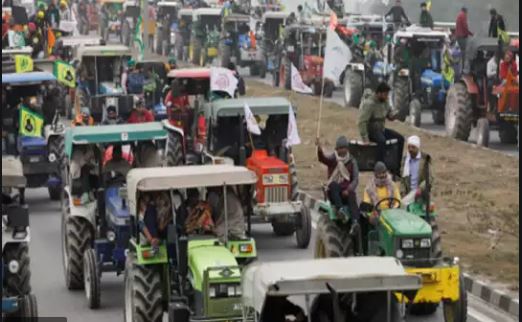 कृषि कानूनों के खिलाफ किसानों ने निकाली ट्रैक्टर रैली