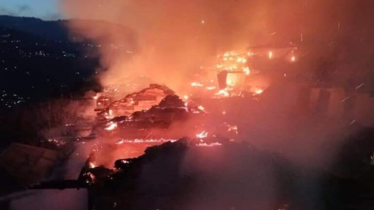 ननखड़ी में भीषण अग्निकांड, 5 मकान जल कर राख