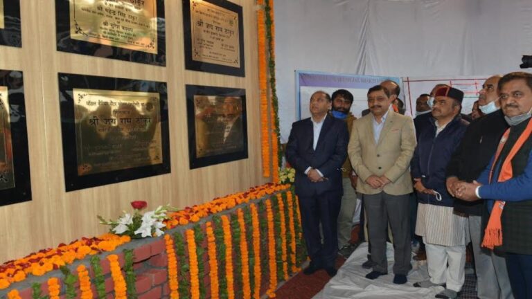 मुख्यमंत्री ने सोलन में 34 करोड़ रुपये लागत की परियोजनाओं के किए लोकार्पण और शिलान्यास