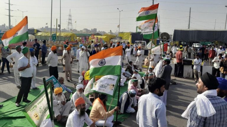 किसानों का विरोध-प्रदर्शन जारी, कई मेट्रो स्टेशनों की सेवा प्रभावित