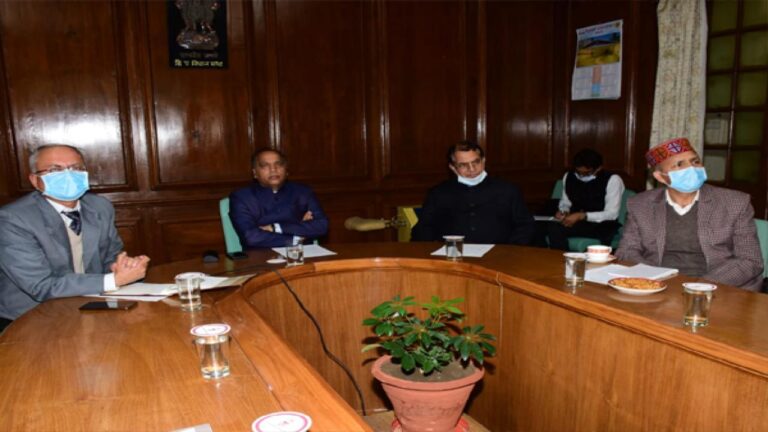 मुख्यमंत्री ने कोविड के बढ़ते मामलों पर जताई चिन्ता,तत्काल प्रभावी कदम उठाने के दिए निर्देश