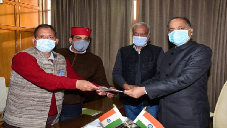 मजदूरों की मांगों को लेकर शिमला में सीटू का जोरदार प्रदर्शन, सौंपा ज्ञापन