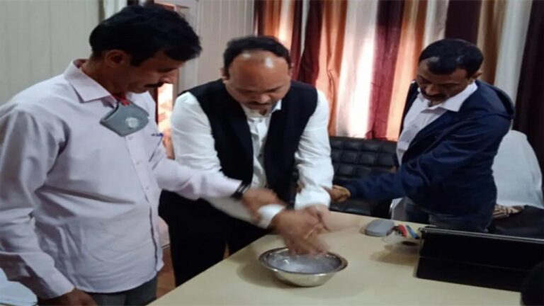 ऊना में 5 हज़ार रुपये रिश्वत लेते रंगे हाथों तहसीलदार को विजिलेंस ने किया गिरफ्तार