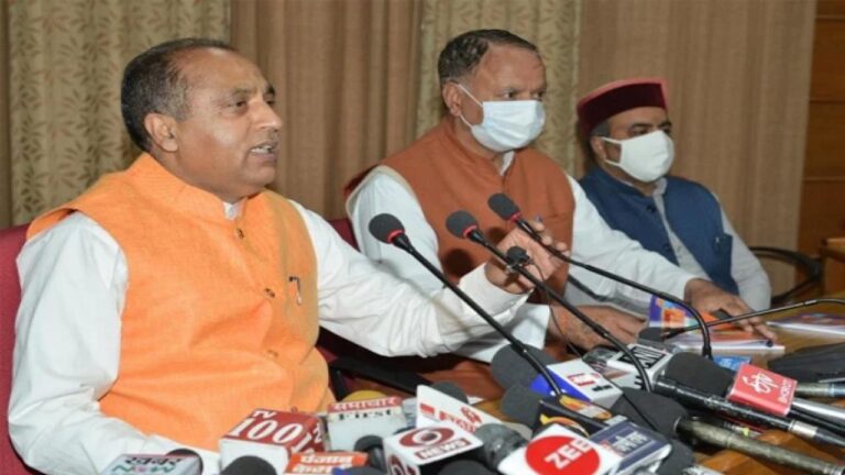 मुख्यमंत्री ने माना की कुछ बागियों के खड़ा होने से भी दोनों दलों का खेल बिगड़ा है। कांग्रेस पार्टी ने लोगों के बीच जाकर दुष्प्रचार किया।