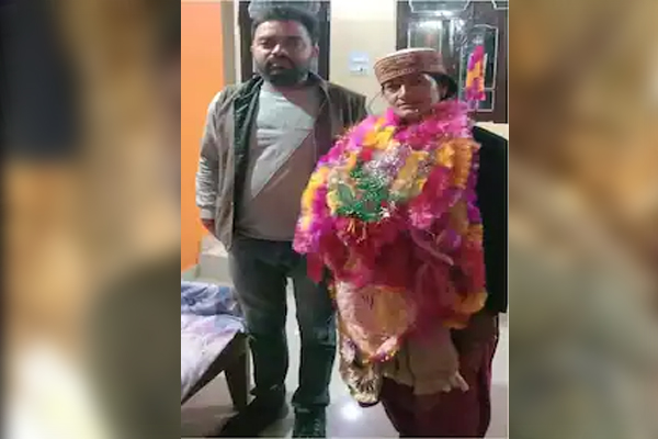 देवर सहित 11 प्रत्याशियों को मात देकर प्रधान बनी रीता निराला https://bit.ly/3usZFbC