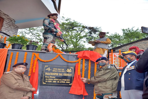 जब हिमाचल सरकार और प्रशासन से नही मिली मदद तो परिजनों ने खुद ही लगाई शहीद की प्रतिमा, खोला म्यूजियम