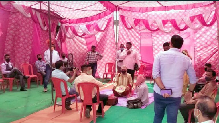 एसडीएम इंदौरा की टीम ने किया 30 से 35 शादी समारोहों का औचक निरीक्षण। कोरोना महामारी की रोकथाम के लिये दिन रात जुटा प्रसाशन।