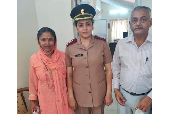 हिमाचल प्रदेश के बिलासपुर के झंडुता की बेटी अंकिता ठाकुर बनी सेना में लेफ्टिनेंट अंकिता बेटियों के लिए बनी प्रेरणा का उदाहरण