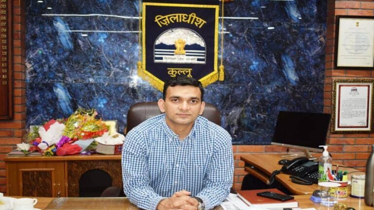 आशुतोष गर्ग ने संभाला जिला कुल्लू के उपायुक्त का कार्यभार