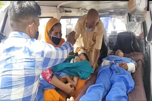 ऊना जिला में एक महिला और उसके दो साल के बच्चे पर दराट से जानलेवा हमला,,,,