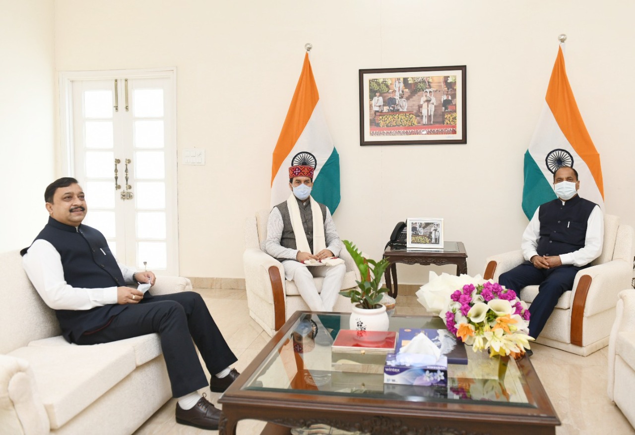 Chief Minister calls on Information and Broadcasting Minister