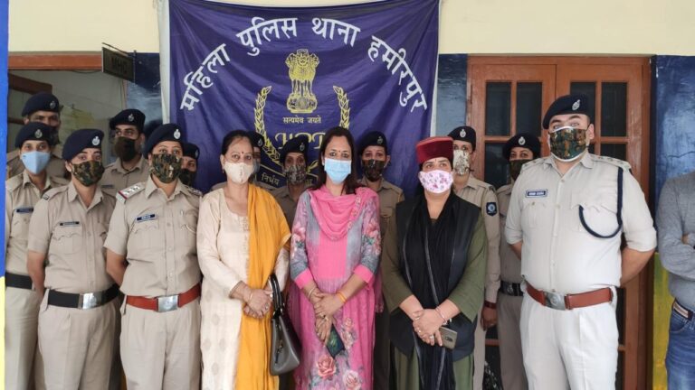 महिला आयोग की अध्यक्षा डेजी ठाकुर ने किया वन स्टाप सेन्टर तथा महिला थाना का निरीक्षण