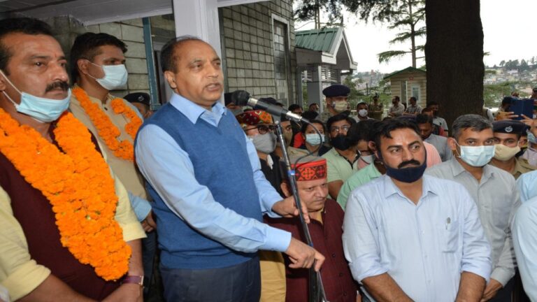 राज्य सरकार कर्मचारियों के हितों की रक्षा करेगीः मुख्यमंत्री