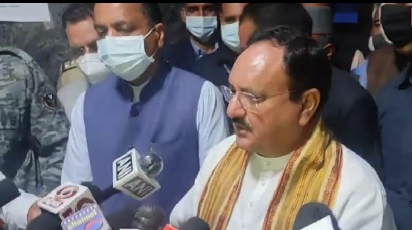 आइजीएमसी में उपचाराधीन पूर्व मुख्यमंत्री वीरभद्र सिंह से मिले जेपी नड्डा