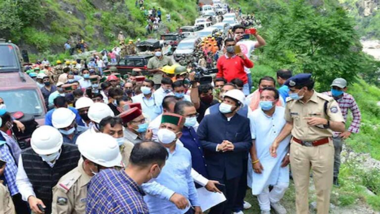 किन्नौर आपदा का सीएम जयराम ने लिया जायजा, मृतक को 4 लाख व घायलों को 50 हजार की मदद