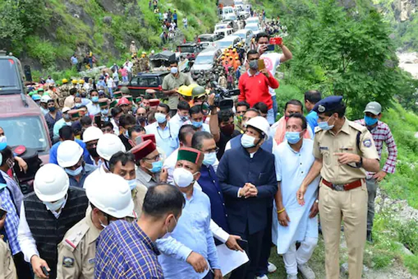 किन्नौर आपदा का सीएम जयराम ने लिया जायजा, मृतक को 4 लाख व घायलों को 50 हजार की मदद