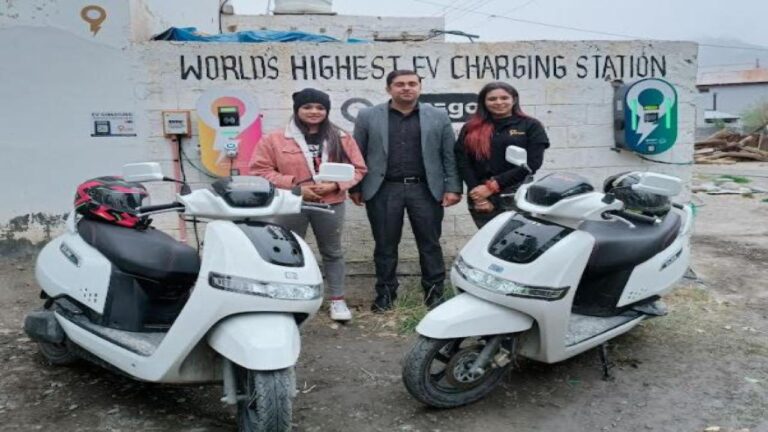 विश्व का सबसे ऊंचे चार्जिंग स्टेशन का उद्घाटन