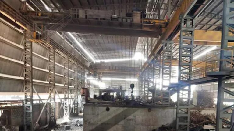 ऊना : औद्योगिक क्षेत्र टाहलीवाल के बाथड़ी स्थित स्टील प्लांट में धमाका, 9 घायल http://prajasatta.in/una/ऊना-औद्योगिक-क्षेत्र-टाह/