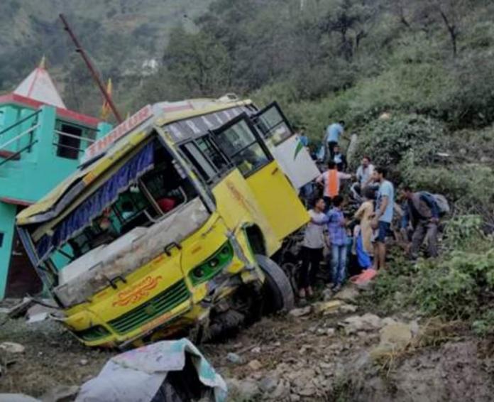 चंबा-भरमौर मार्ग पर करियां में निजी बस दुर्घटनाग्रस्‍त, 20 से ज्‍यादा यात्री घायल