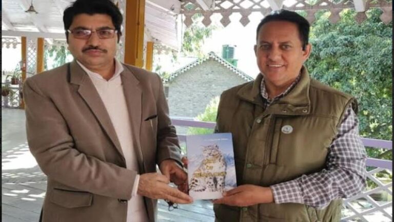 कैट्स ऑफ हिमालया पुस्तक