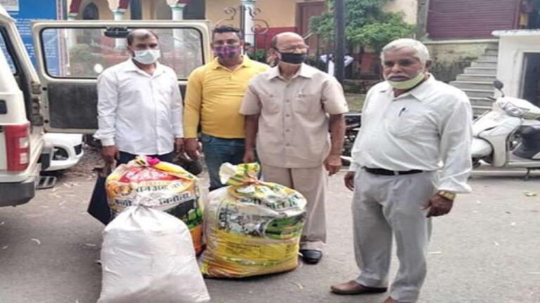 महिला डाकिया की लापरवाही का बड़ा मामला, घर से मिले हजारों पत्र, आधार कार्ड व स्‍पीड पोस्‍ट