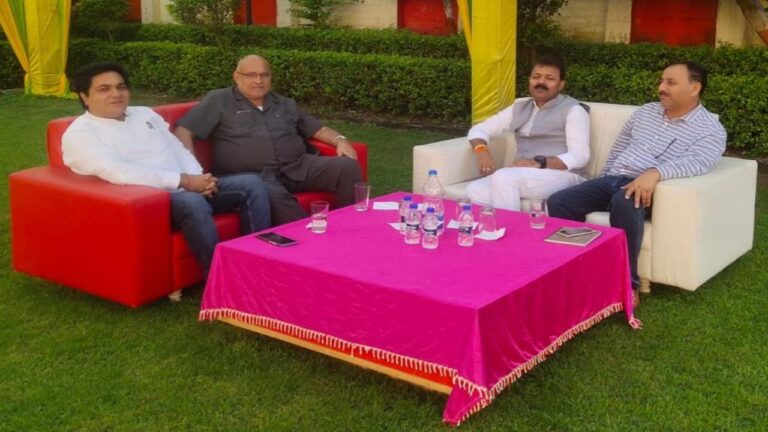 फतेहपुर में सियासी भूचाल अविनाश राय खन्ना के साथ चेतन चंबियाल की मुलाकात