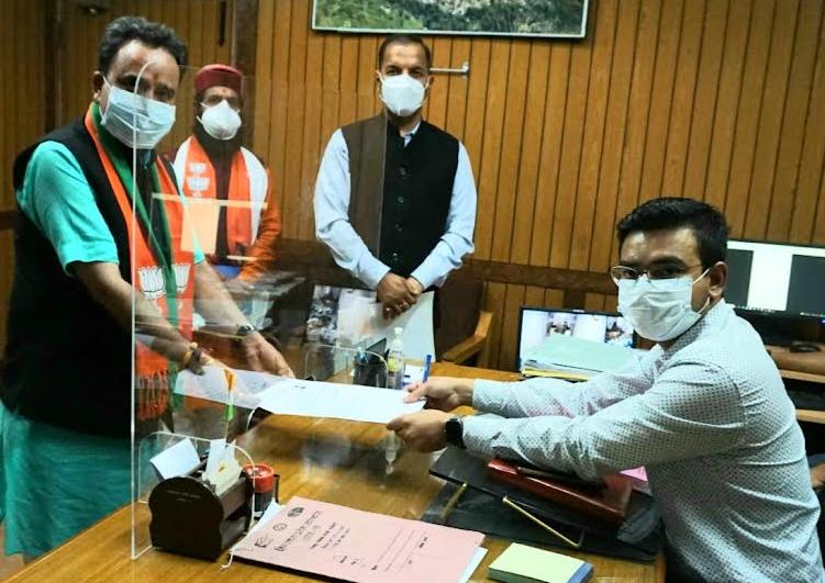 अर्की, से भाजपा उम्मीदवार रतन पाल सिंह ने भरा नामांकन, केंद्रीय मंत्री अनुराग ठाकुर ने कही यह बात