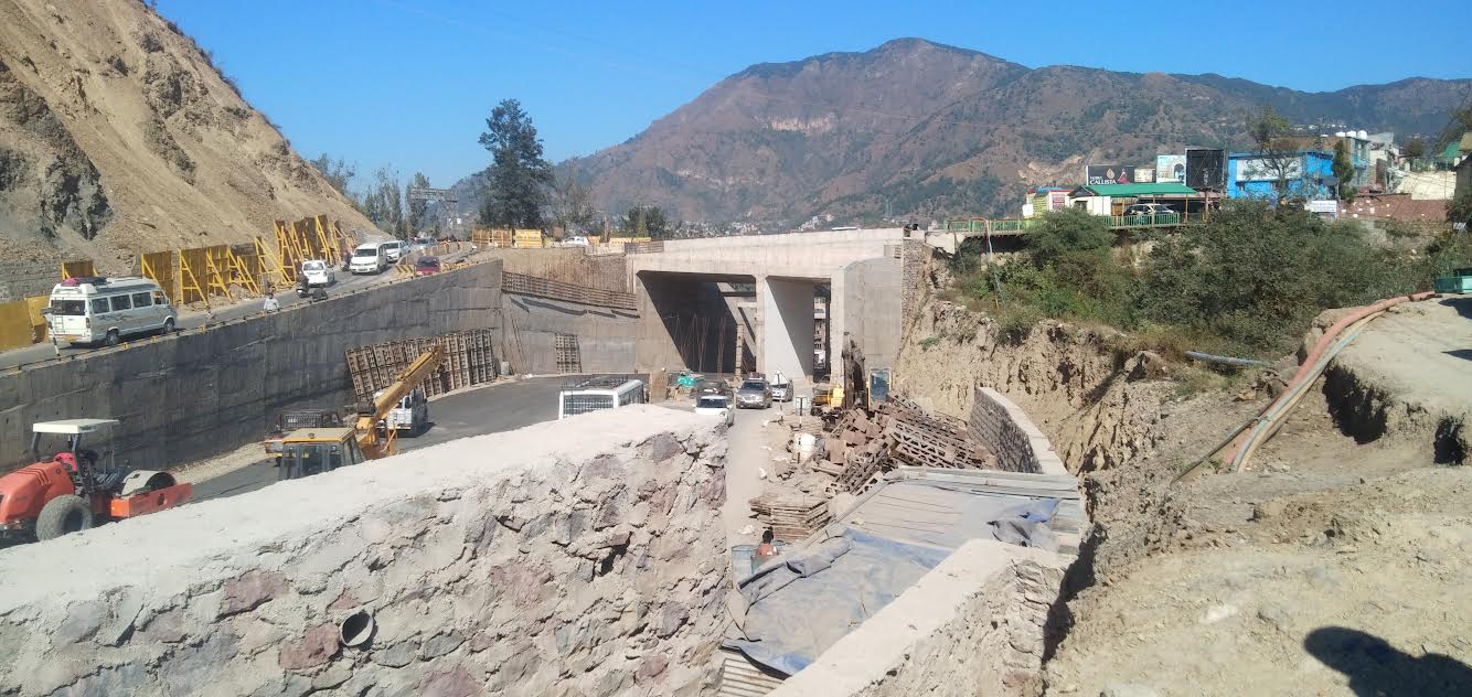 सपरून में फुटपाथ का निर्माण नहीं तो फोरलेन में दिया जाएगा धरना