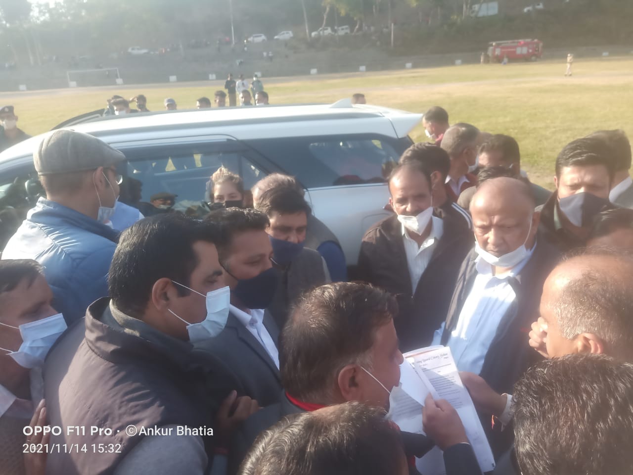 सोलन के सपरून में एंबूलेंस रोड और पैदल रास्ते के पुर्ननिर्माण की मांग को लेकर मुख्यमंत्री से मिला प्रतिनिधि मंडल