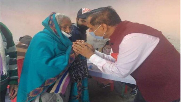 सामाजिक सरोकार व मानवता की सेवा में समर्पित है कैप्टन संजय, मेडीकल कैंप लगा, कर रहे लोगों की मदद