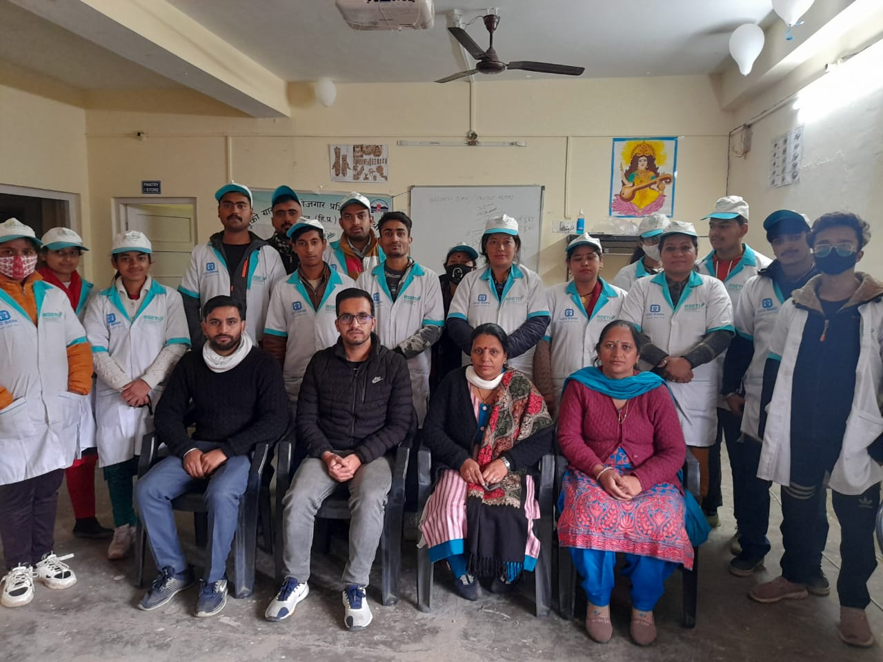 यूको आरसेटी सोलन द्वारा चलाए जा रहे निःशुल्क " फ़ास्ट फ़ूड स्टाल उद्यमी " प्रशिक्षण का हुआ समापन