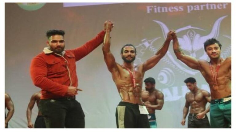 युवाओं को दे रहे नशे से दूर रहने का संदेश, जिम में 45-50 युवाओं को दे रहे प्रशिक्षण