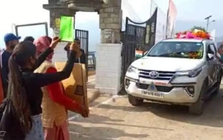 नड्डा का काफिला रोकने वाले पुलिस जवानों के परिजनों के खिलाफ FIR दर्ज, SP बिलासपुर DGP को सौंपेंगे रिपोर्ट