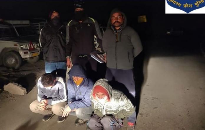 सोलन पुलिस की SIU टीम ने 18.80 ग्राम हेरोइन सहित शिमला के तीन युवकों को गिरफ्तार