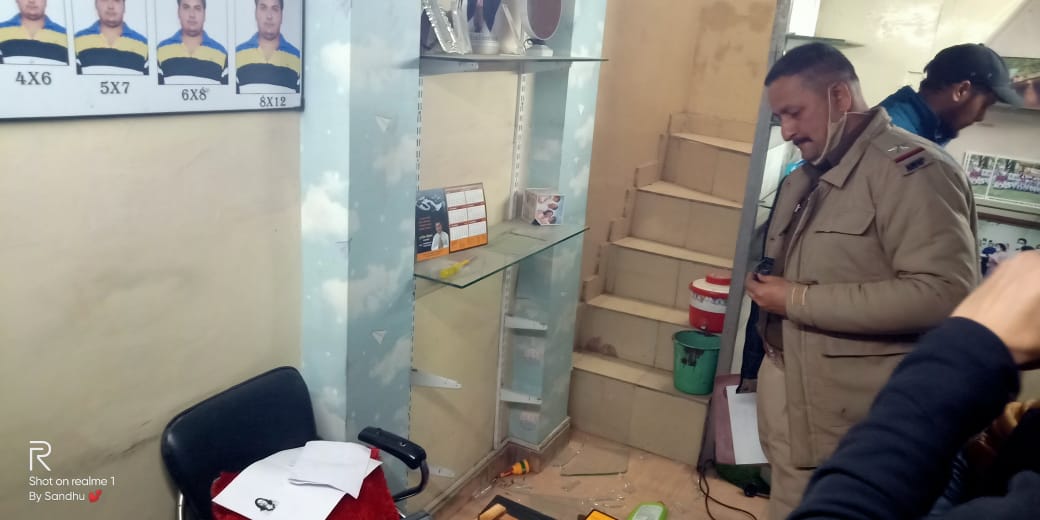 परवाणू: शटर का ताला तोड़ कर चुराया कैमरा व अन्य कीमती सामान