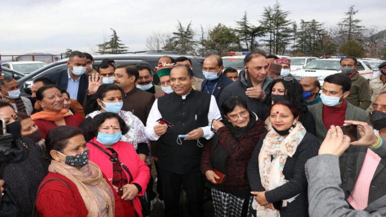 नियमित स्वास्थ्य जांच के उपरान्त शिमला पहुंचे मुख्यमंत्री