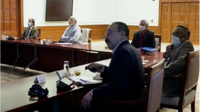 यूक्रेन में फंसे भारतीयों को निकालने के लिए यूक्रेन के पड़ोसी देश जाएंगे मोदी सरकार के 4 मंत्री