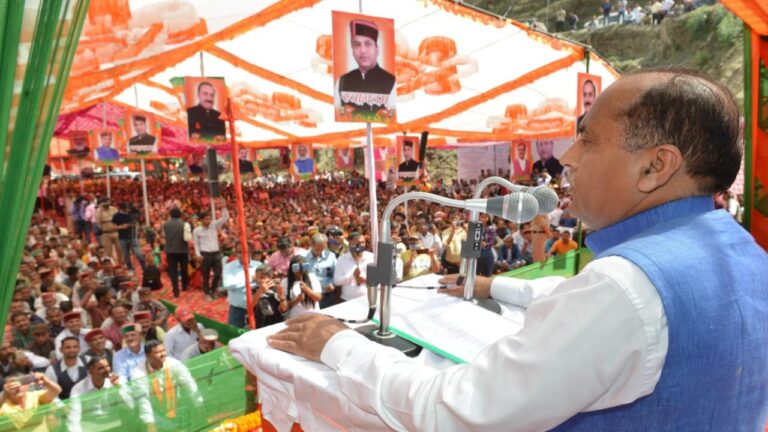 सतौन में डिग्री कॉलेज और कफोटा में चिकित्सा खण्ड तथा बालीकोटी और हलाह में प्राथमिक स्वास्थ्य केन्द्र खोलने की घोषणा की