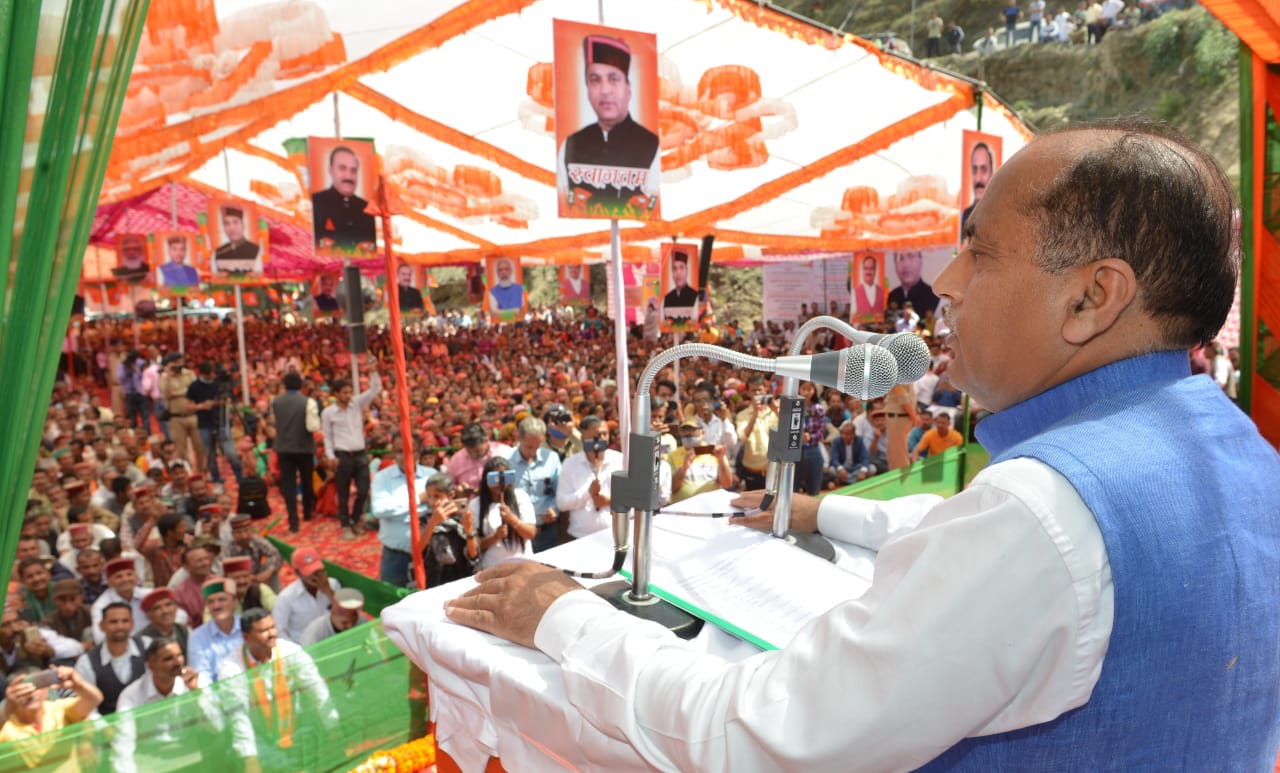 सतौन में डिग्री कॉलेज और कफोटा में चिकित्सा खण्ड तथा बालीकोटी और हलाह में प्राथमिक स्वास्थ्य केन्द्र खोलने की घोषणा की