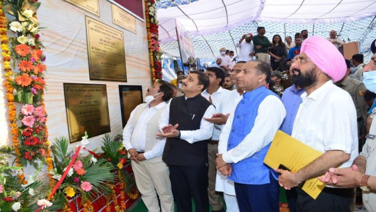 मुख्यमंत्री ने बद्दी में किए 88 करोड़ रुपये की 11 विकासात्मक परियोजनाओं के उद्घाटन व शिलान्यास