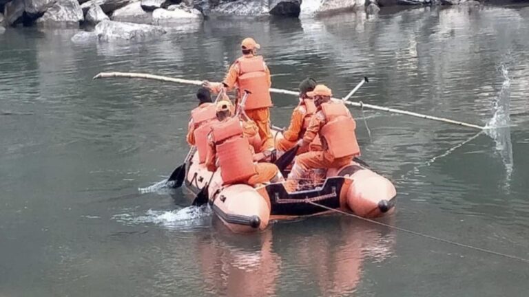 दुःखद! रामपुर में सतलुज नदी को धारा में बह गए दो मासूम, सर्च अभियान जारी
