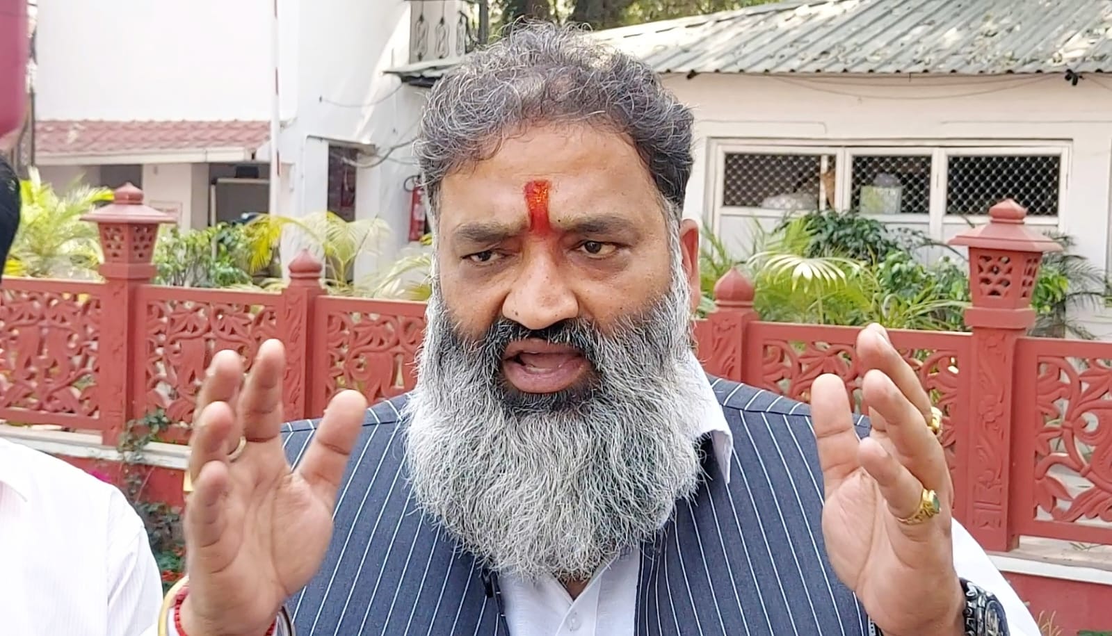 एंटी टेररिस्ट फ्रंट इंडिया के राष्ट्रीय अध्यक्ष वीरेश शांडिल्य