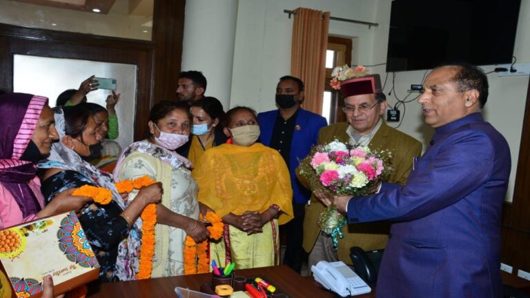 बेघरों को आश्रय प्रदान करने के लिए सरकार प्रतिबद्ध: जय राम ठाकुर