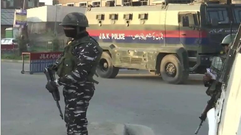 श्रीनगर में सुरक्षाबलों को बड़ी कामयाबी, मुठभेड़ में 3 आतंकियों को किया ढेर