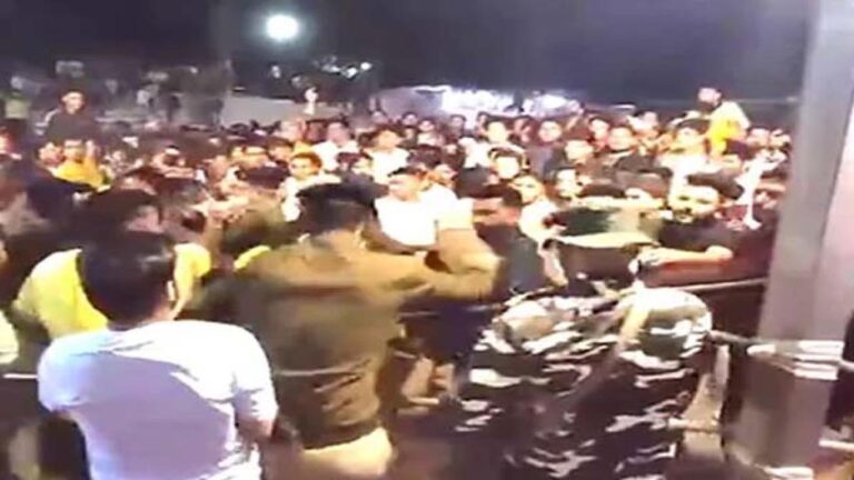 सुंदरनगर नलवाड़ मेले में चले लात-घुसे, पुलिस ने युवकों को पीटा