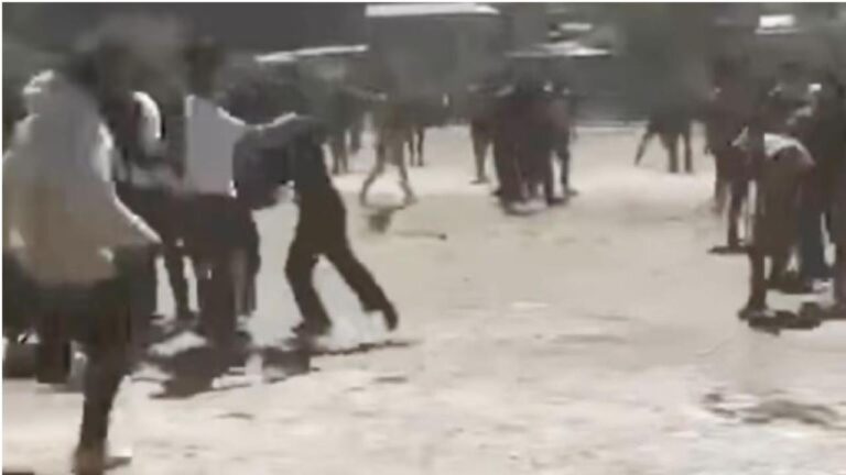 स्कूल की विदाई पार्टी में दराट व रॉड के साथ छात्रों का हंगामा