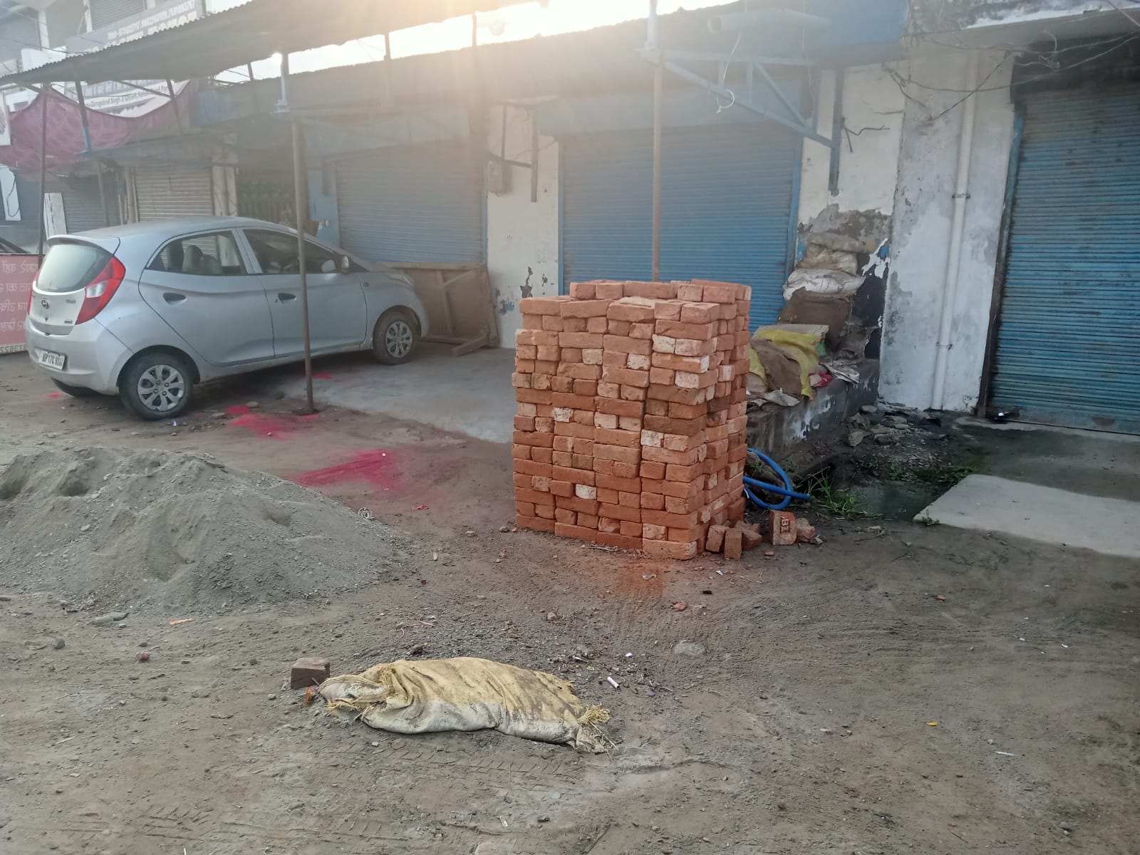 पांवटा साहिब एनएच पर अवैध कब्जा कर हाईकोर्ट के आदेशों की उड़ाई जा रही धज्जियां