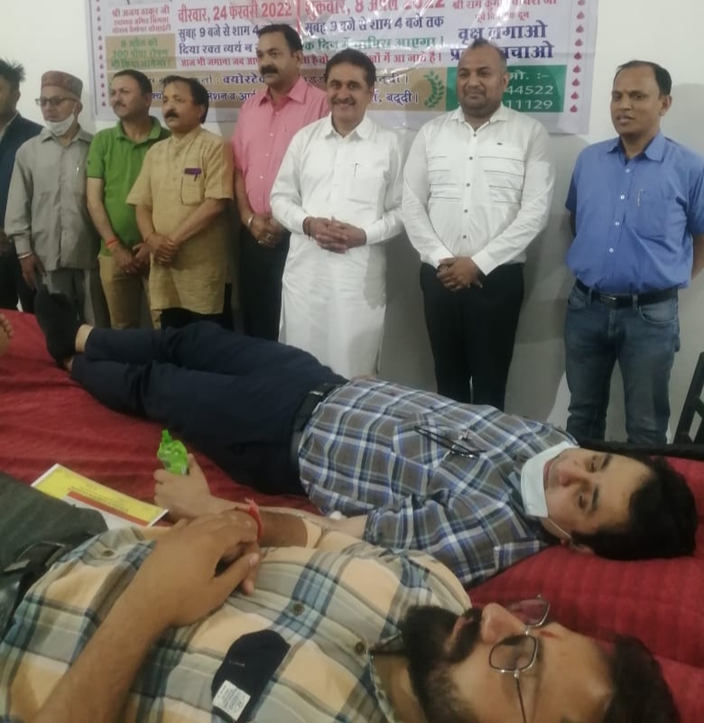 अमित सिंगला सोशल वेलफेयर सोसाइटी ने 101 लोगों का रक्तदान एकत्रित कर बनाया प्रदेश में रिकॉर्ड