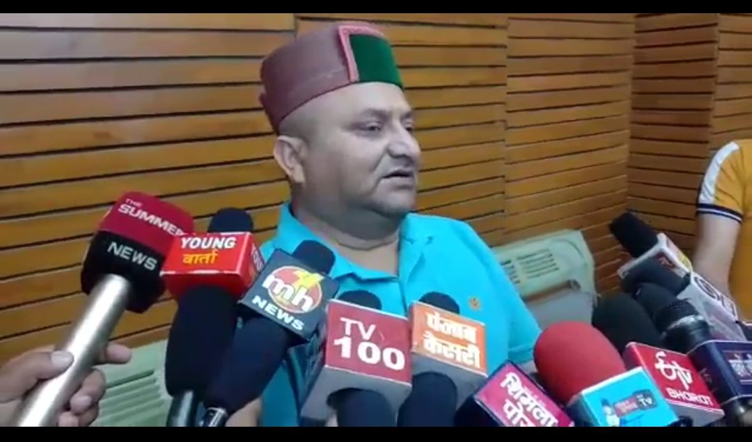 सड़क के उद्घाटन में न बुलाने पर भड़के विधायक विनय कुमार,जयराम सरकार पर लगाए कांग्रेस विधायकों से भेदभाव के आरोप