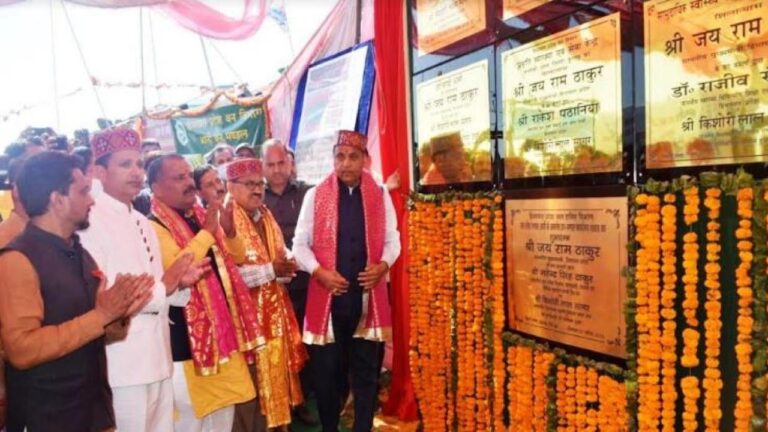 मुख्यमंत्री ने आनी विधानसभा क्षेत्र में 70 करोड़ रुपये की विकासात्मक परियोजनाओं के किए उद्घाटन व शिलान्यास